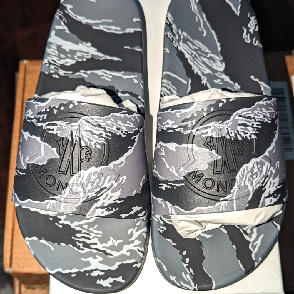 Moncler Basile Charcoal Slide